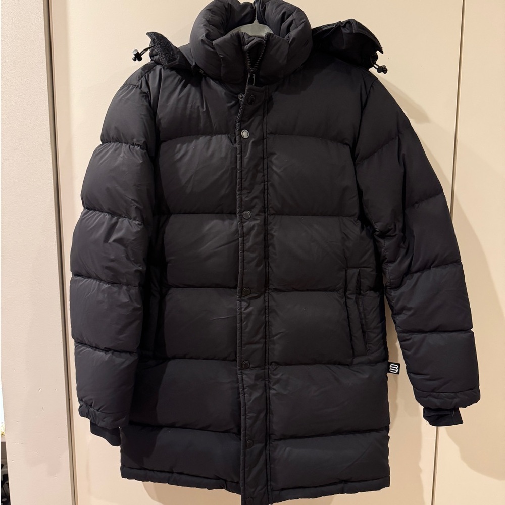 Aritzia Women’s Mid Superpuff